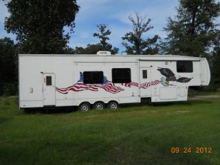 2007 Forest River 385rlts photo