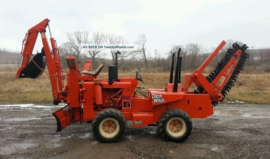 Ditch Witch R65 Double Duty Trencher With Backhoe And Dozer Blade Trenchers - Riding photo
