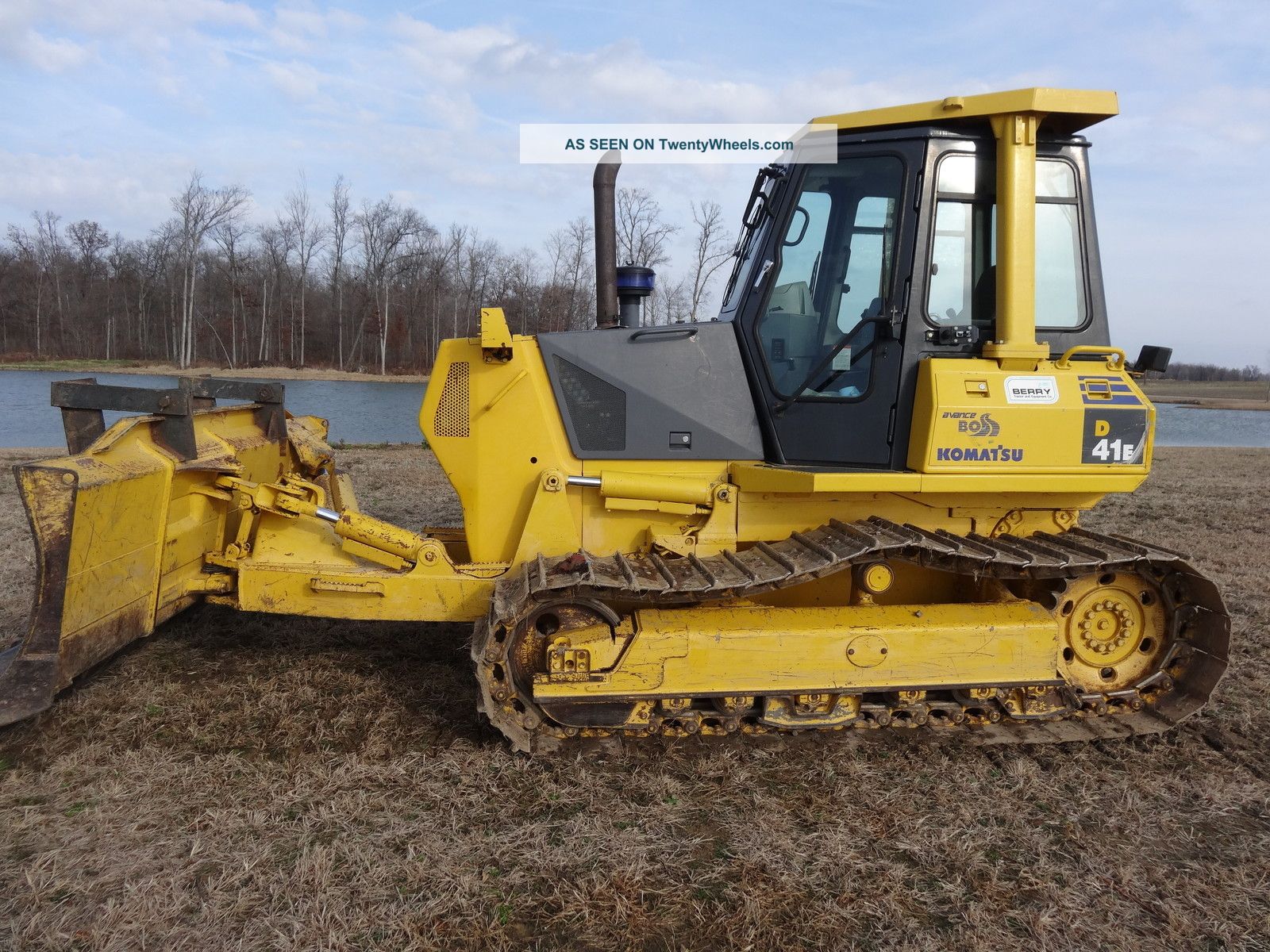2004 D41e - 6 With Only 2400hrs Unit Crawler Dozers & Loaders photo