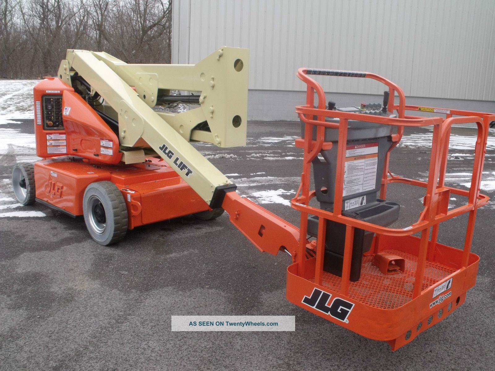 Jlg E400an Aerial Manlift Boom Lift Man Boomlift Painted Works In Narrow Is...