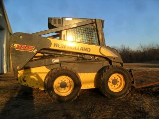 2006 New Holland L185 - Loaded With Options photo