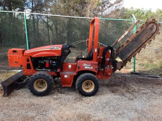 2004 Ditch Witch Rt40 Trencher With Side Shift / Sliding Boom 4x4 Hydrostatic photo