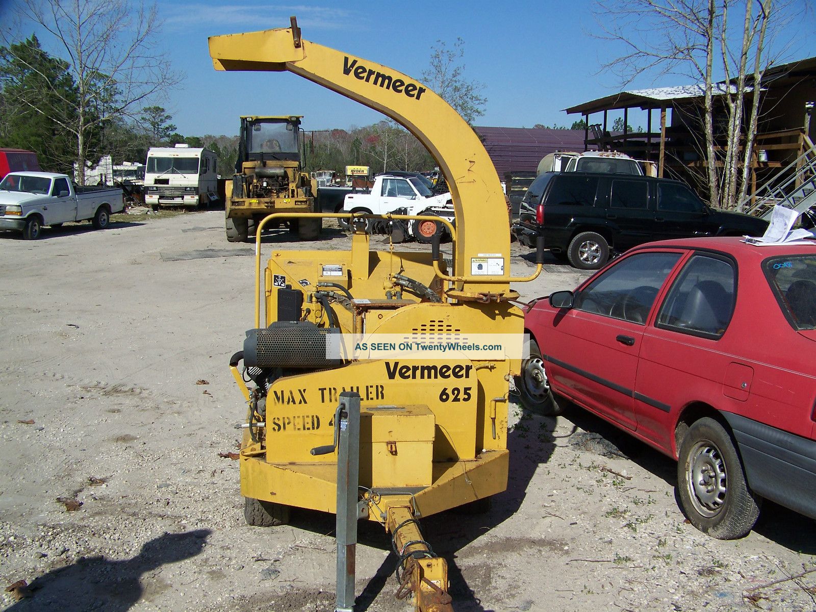 Vermeer 625 Brush Chipper In Action - - Only 659 Hours Wood Chippers & Stump Grinders photo