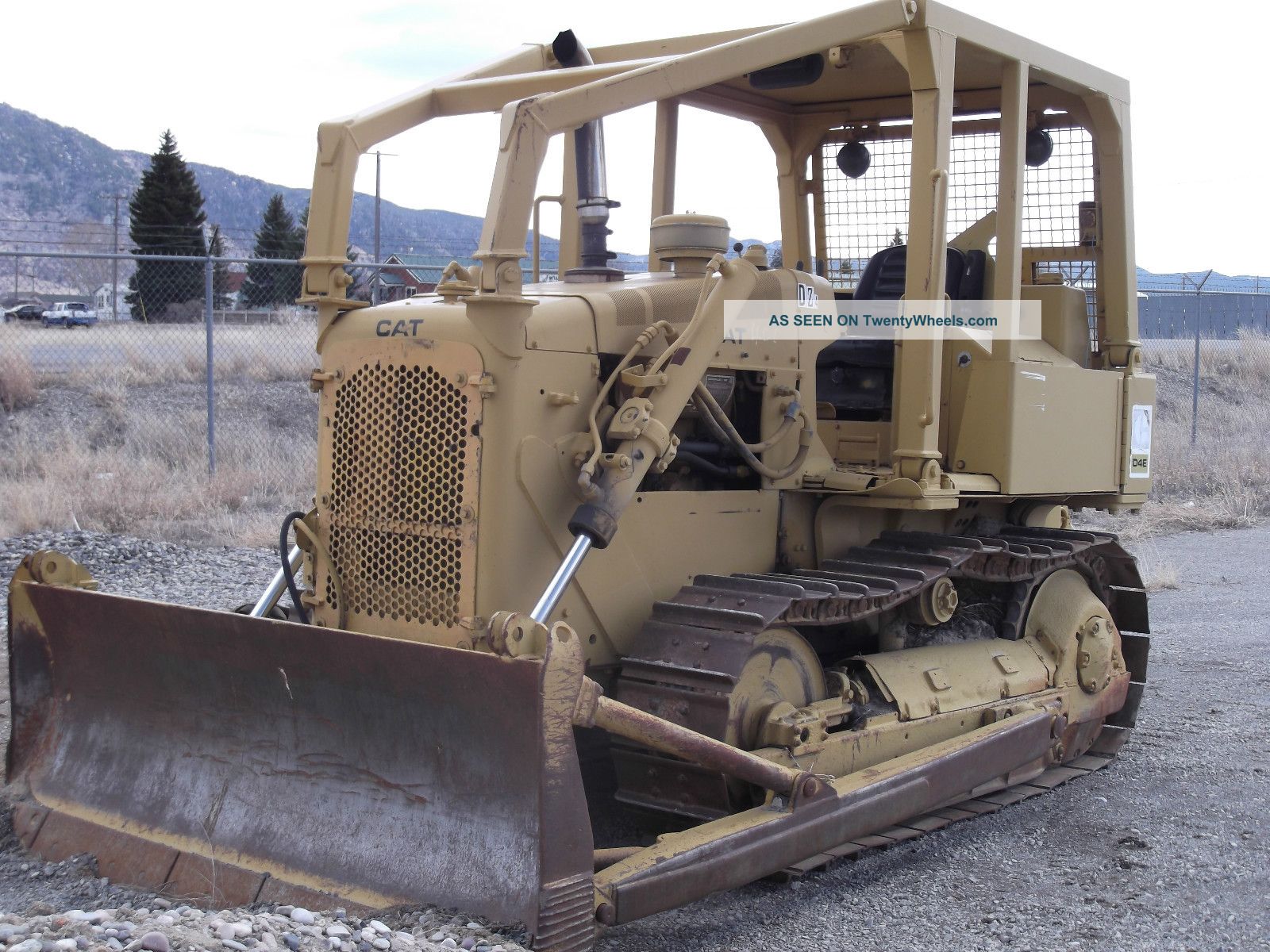 Caterpillar D4e Bull Dozer (must See ) Crawler Dozers & Loaders photo