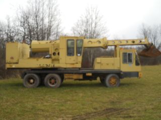 Gradall 660c T/a Truck Excavator photo
