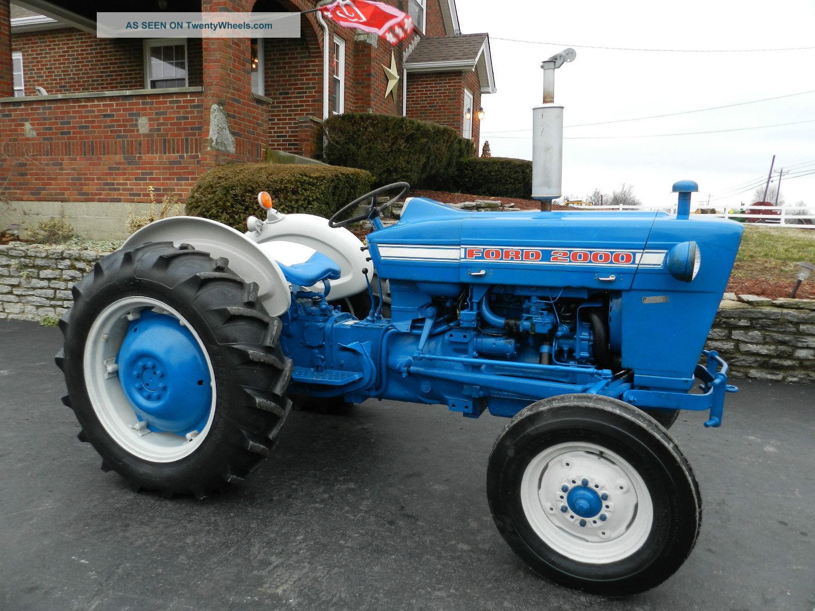 Ford 2000 tractor picture #3