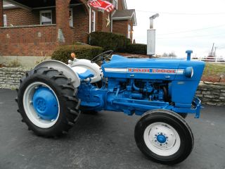 Ford 2000 Tractor - Gas - photo
