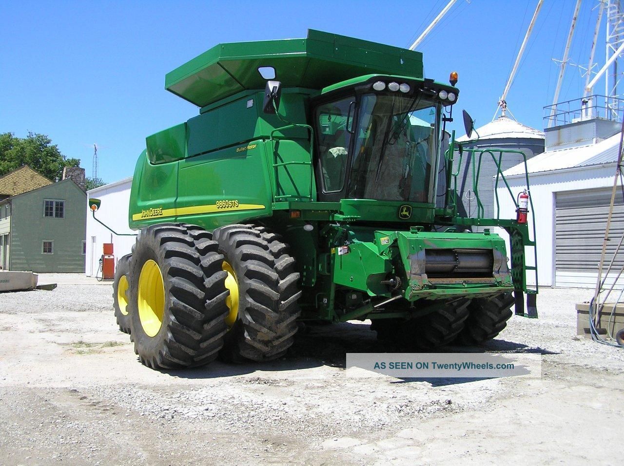 06,  John Deere,  9860 Combine Combines photo