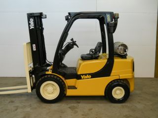 2008 Yale 6000 Lb Capacity Forklift Lift Truck Pneumatic Tire Triple Stage Mast photo