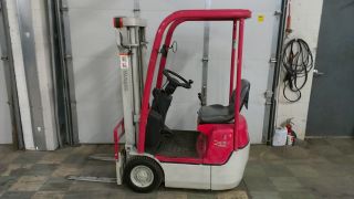 Ultra Compact Toyota 1000lb Pneumatic Tire Forklift photo