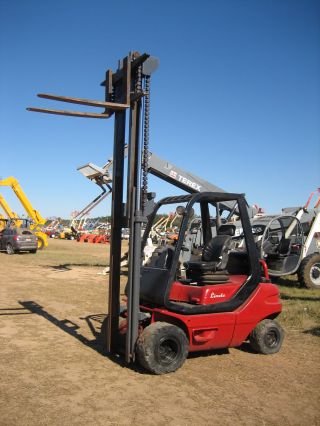 Linde 6000lb Capacity Pneumatic Tire Forklift Diesel Powered 42 