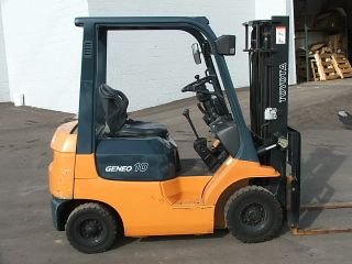 Toyota 7fgl10 2500lb Pneumatic Tire Forklift Low Hour photo