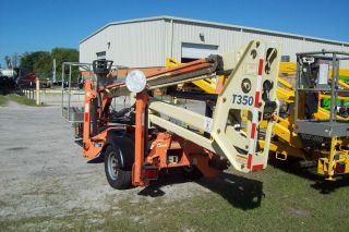 Jlg T350 41 ' Boom Lift,  Auto Leveling,  Battery Powered,  2007,  250 Hrs,  New Batteries photo