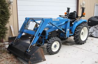 New Holland 1630 With Loader,  4x4,  Hydro,  Quick Steer,  Diesel,  416 Hours photo