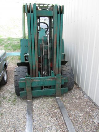 Yale Forklift 6000lb Capacity 3 Stage Mast 100 