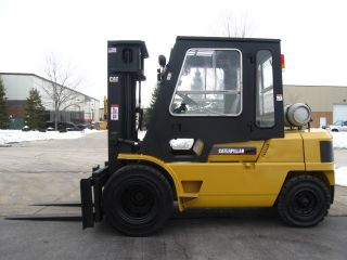 Caterpillar Gpl40 9000 Lb Capacity Forklift Lift Truck Pneumatic Tire With Cab photo