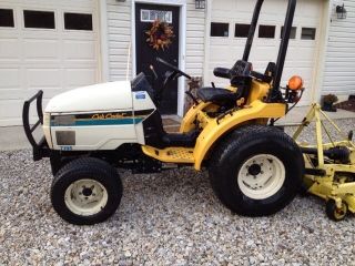 Cub Cadet 7195 Compact Tractor 4wd Hydrostatic Diesel photo