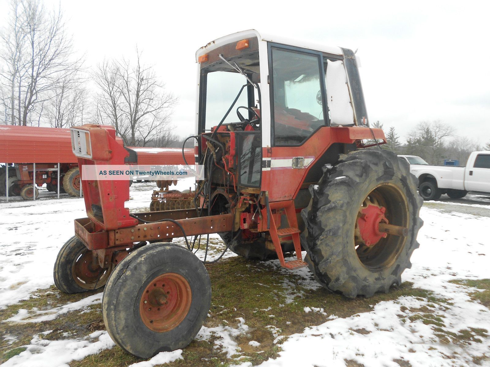 1586 International Farmall Parts Tractor Tractors photo