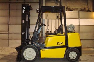 2002 Yale 6000 Lb Capacity Forklift Lift Truck Pneumatic Tire Triple Stage Mast photo
