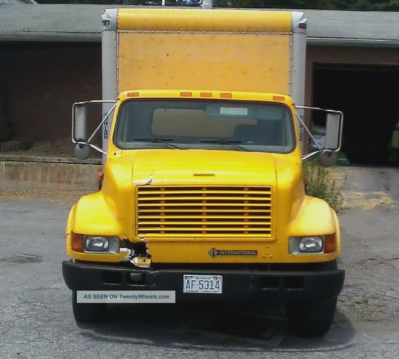 2001 International 4900 Box Trucks / Cube Vans photo