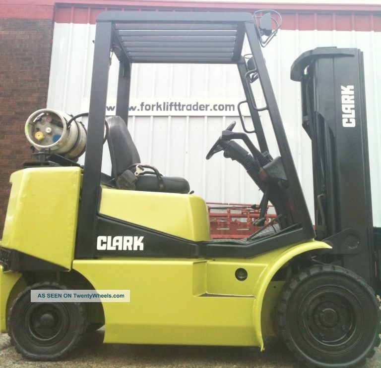 2000 Clark Pneumatic 5000 Lb Cgp25 Forklift Lift Truck Forklifts & Other Lifts photo