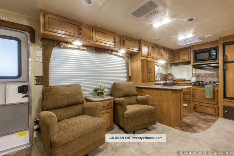 2013 Rear Kitchen Travel Trailer 30rkss 8 Lgw 