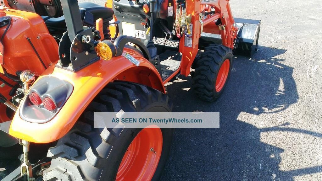 2010 Kioti Ck20s Hst Compact Tractor W/ Kl120 Loader. Only 15 Hrs. Unit