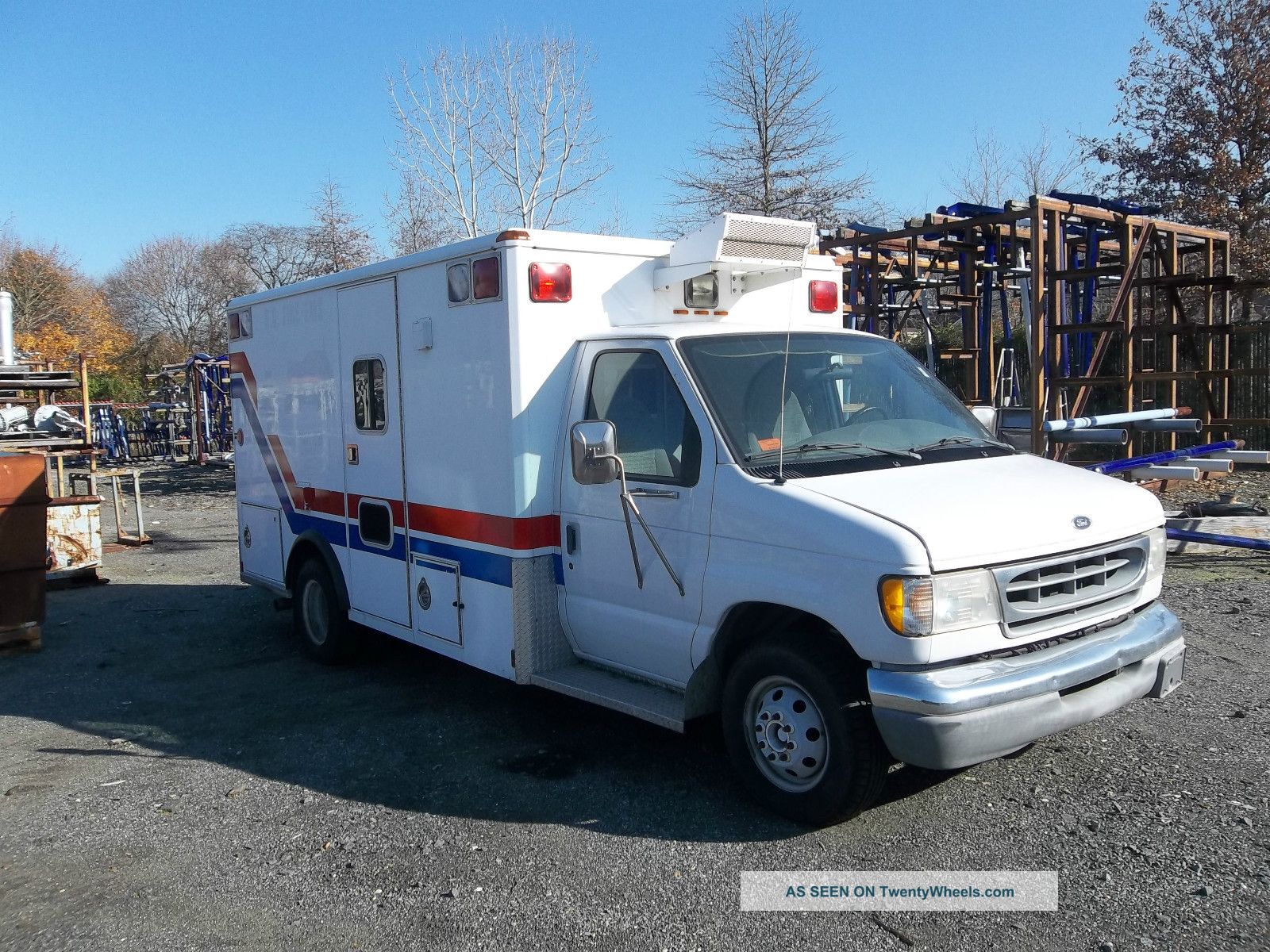 2001 Ford Econoline E - 450 Emergency & Fire Trucks photo