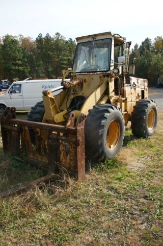 International Harvester Forklift Model 510/515 photo