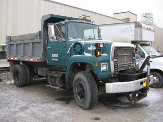 1990 Ford L8000 photo