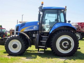 2008 Holland T8010 4wd Tractor photo