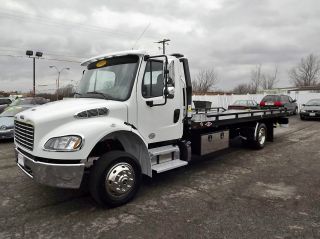 2013 Freightliner M2 Business Class photo