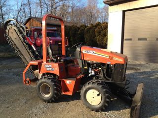 2004 Ditch Witch Rt 40 Trencher photo