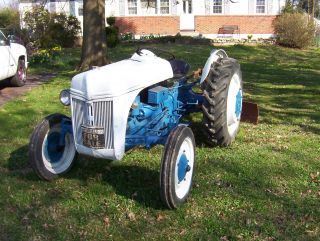 1940 - 1941 9n Ford Tractor,  3point Hitch,  3spd,  Drop Blade, photo