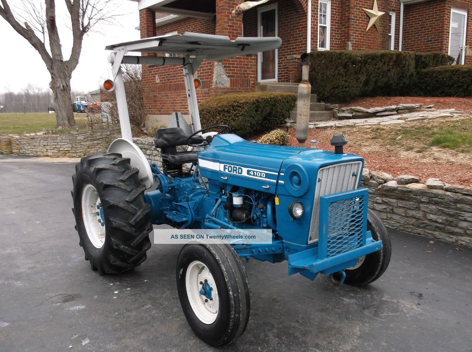 4100 Ford Tractor