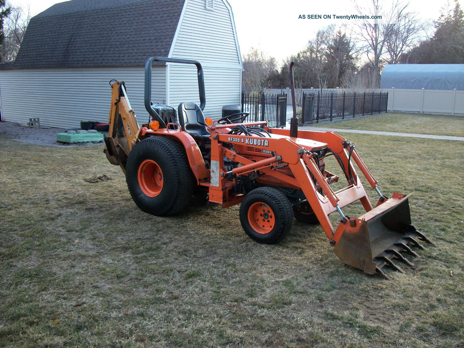 Kubota B8200 Tractor Loader Backhoe Rare Hydrostatic With Power Steering