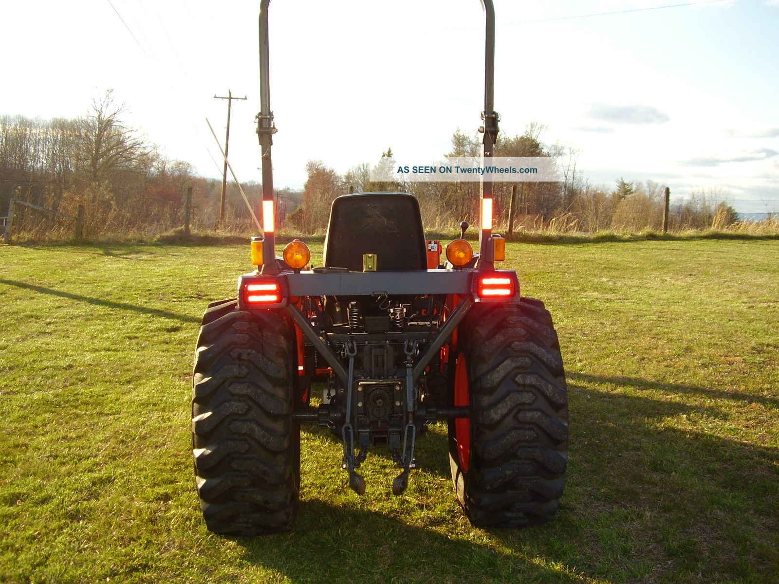 Kubota B3300su 4x4 Loader Tractor