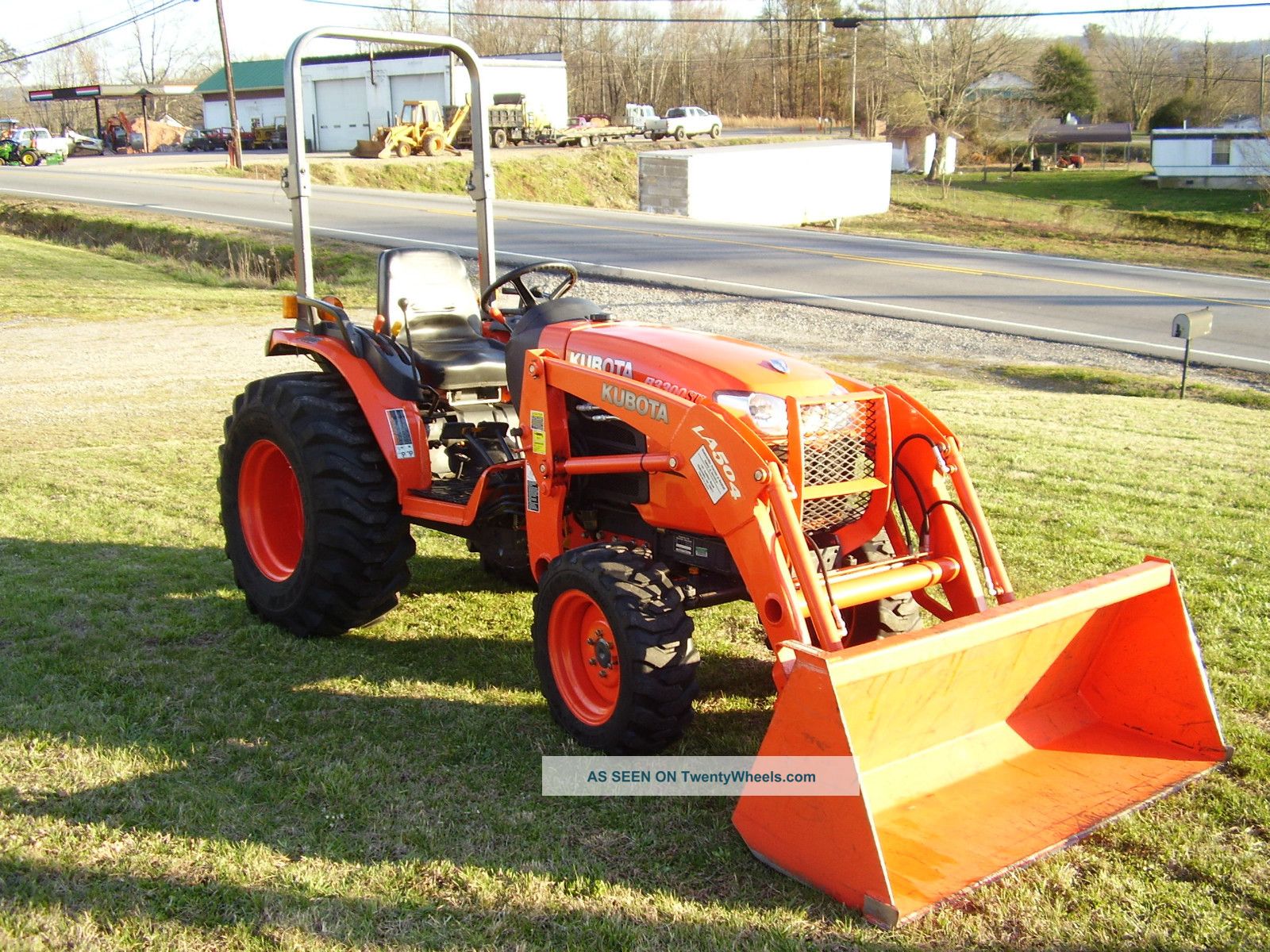 Kubota B3300su 4x4 Loader Tractor