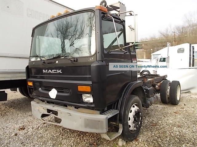2000 Mack