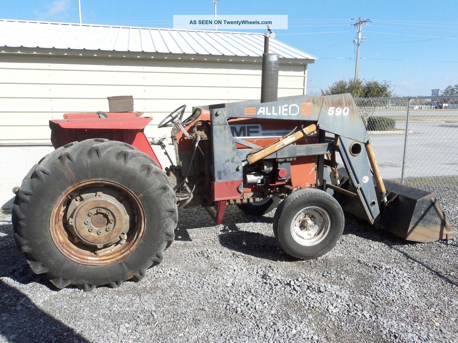 Massey Ferguson 275 Tractor With Loader Tractors photo