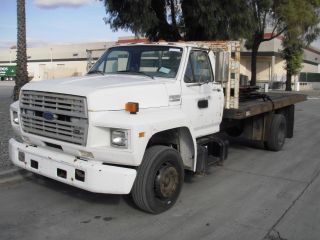 1990 Ford F600 photo