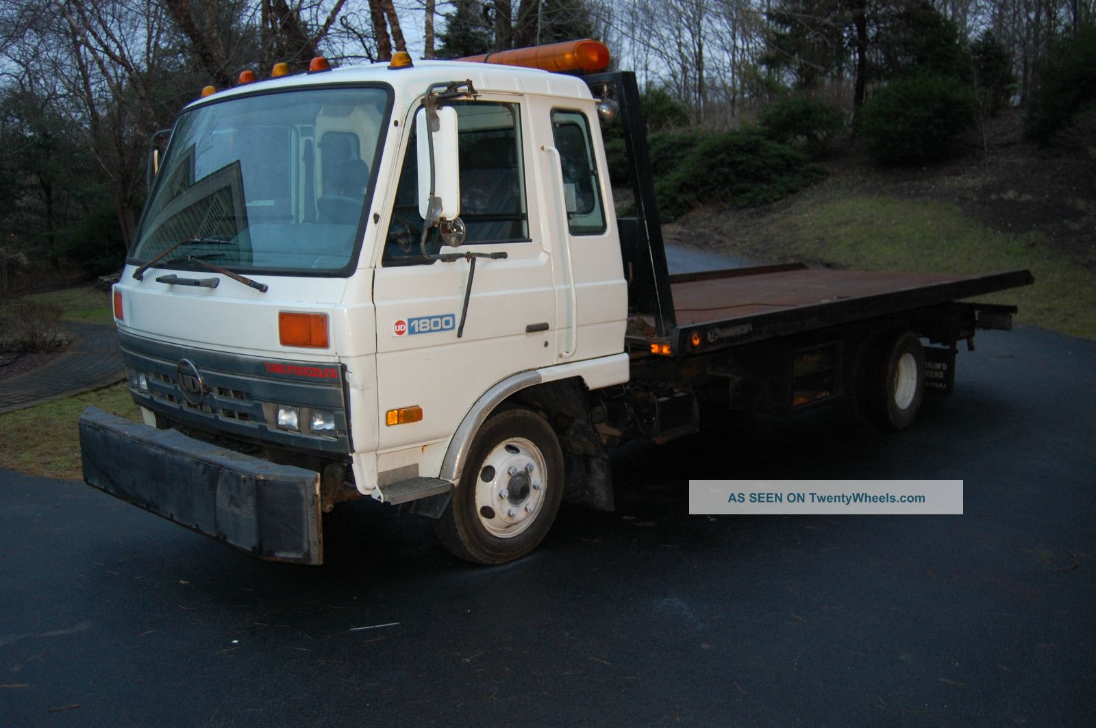 Nissan ud 1800 tow truck #9