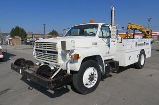 1991 Ford F700 photo