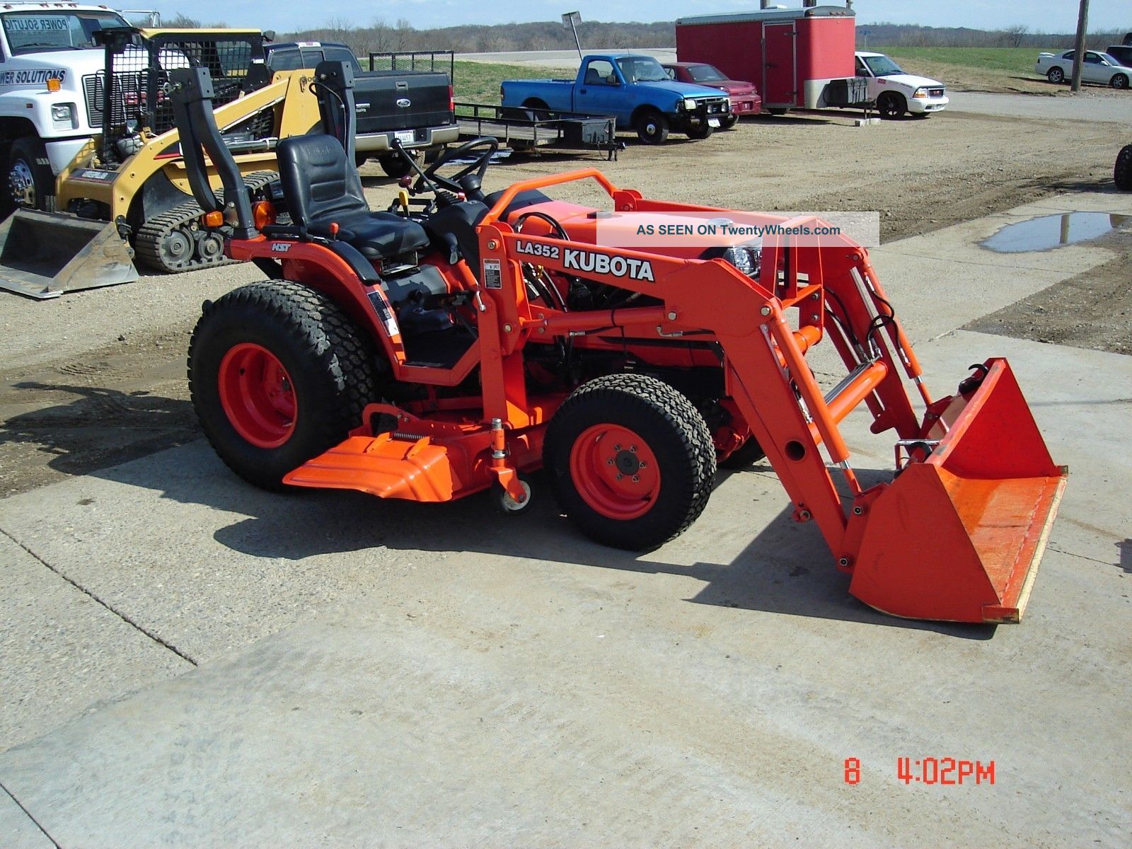 2005 Kubota B7610 24hp 4wd Tractor With Loader,  60 Inch Mower,  And Dozer Blade Tractors photo