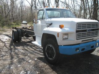 1993 Ford F700 photo