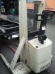 Crown 20mt 2000lb Capacity Forklift Forklifts & Other Lifts photo 2