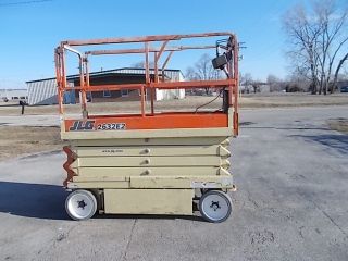 2003 Jlg 2632e2 26ft Platform Narrow Electric - Only 32in Wide photo