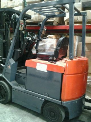 Toyota Electric Forklift photo