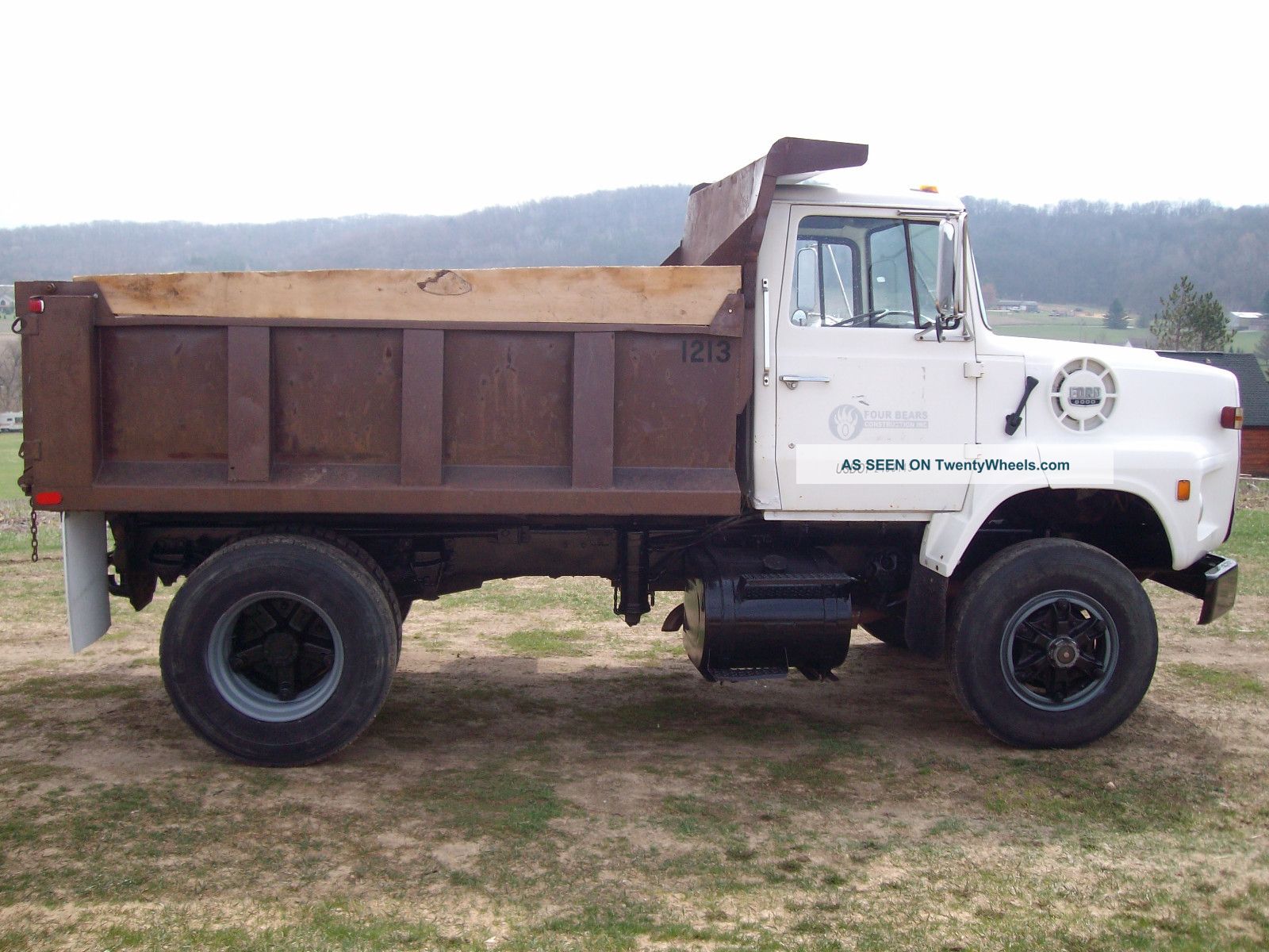 1984 Ford 8000 dump truck