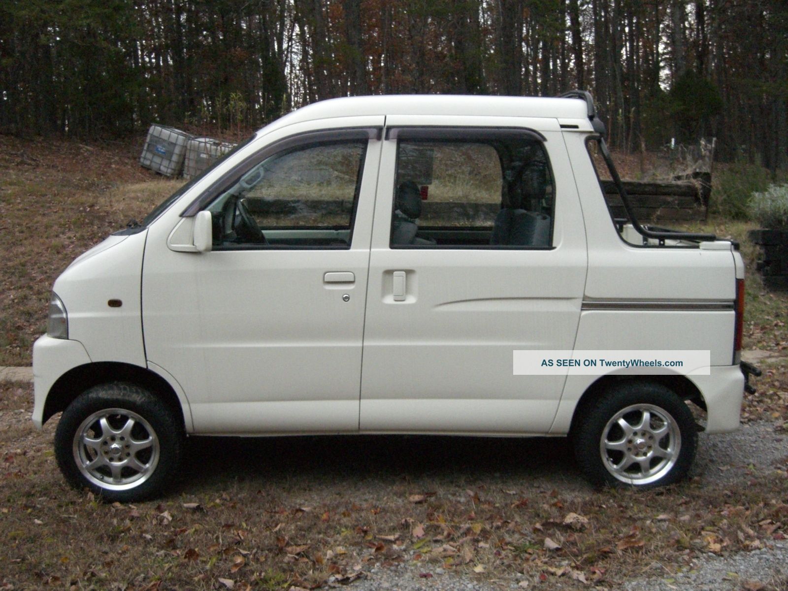 2003 Daihatsu Deck Van Box Trucks / Cube Vans photo